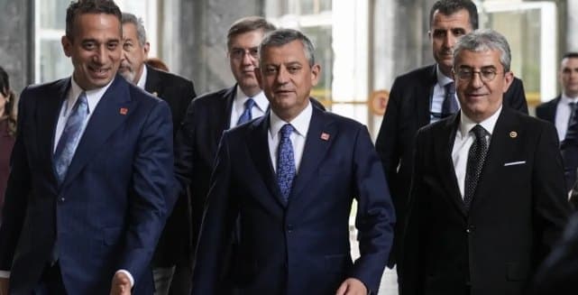 Yeni Parti Kuruluyor: Kulislerdeki Vekil Listesi