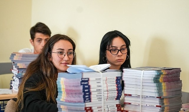 Maltepe'den LGS ve YKS Adaylarına Kitap Desteği
