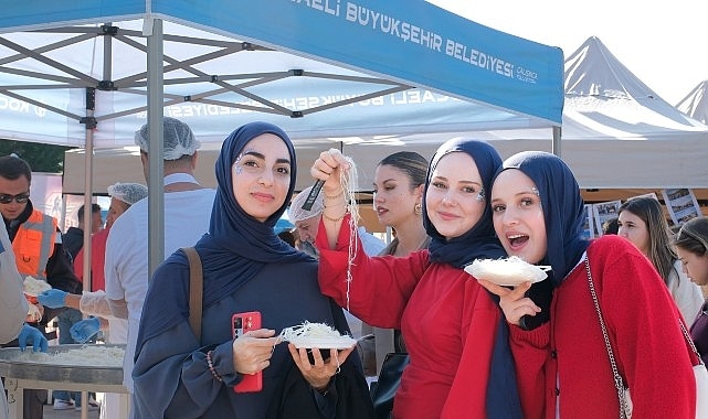 KOÜ’lü gençler Büyükşehir’le enerji depoluyor; ‘Gelin Tanış Olalım’da eğlence başladı